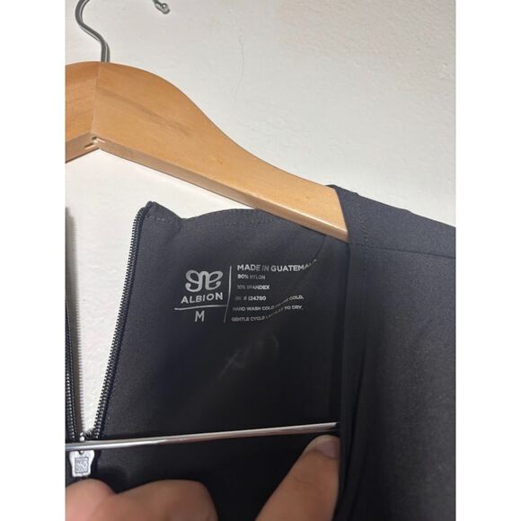 Albion Fit Jumpsuit Romper Black Women's Size Medium Stylist Tapered Pockets - Picture 3 of 4